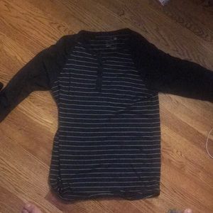 Men’s 3/4 sleeve black and white shirt